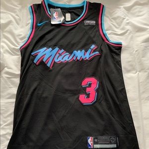 Men’s Miami Heat Dwayne Wade Jersey. Medium